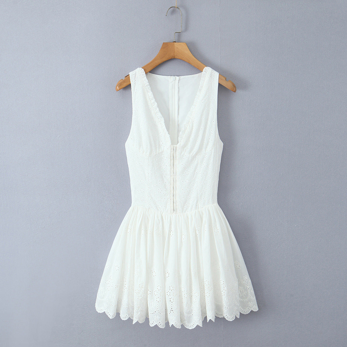 White – Slim Fit Waist-Cinching Sexy Dress