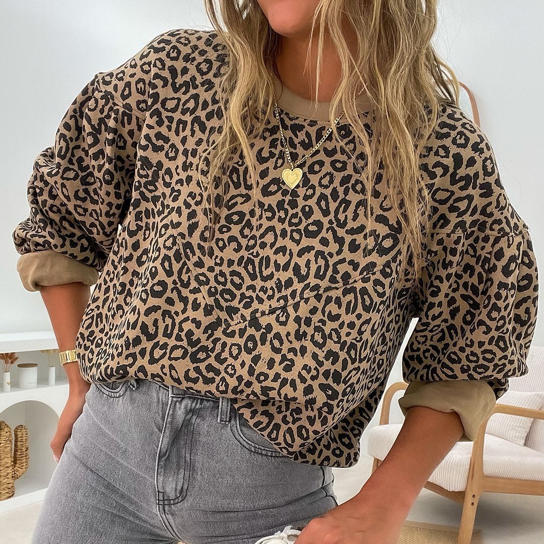 Retro Leopard Print Round Neck Top